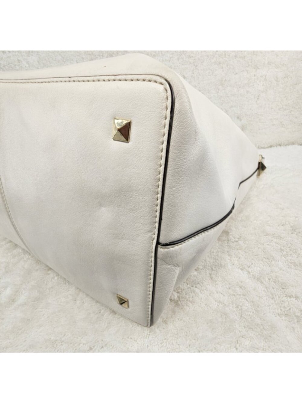 KARL LAGERFELD PARIS White Smooth Leather Hobo Shoulder Bag with Tassel Closure - Picture 9 of 15